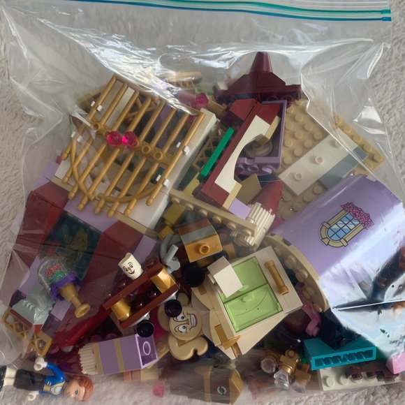 LEGO 1 lb. Bag Miscellaneous Pieces Lego Friends - Picture 5 of 11